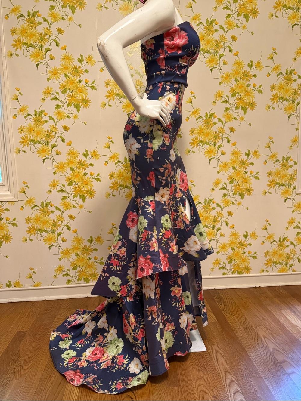 Floral Navy Mermaid Prom Dress with Ruffle Hem size M - Picture 3 of 9